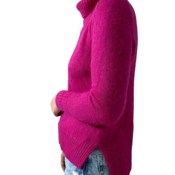 Womens Fuchsia Pink Angora Blend Fluffy Turtleneck Split Hem Soft Sweater Sz M - Picture 5 of 7